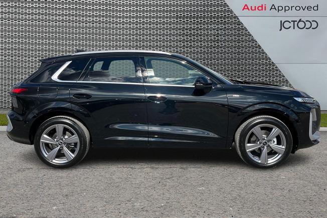 AUDI Q3 Photo 4