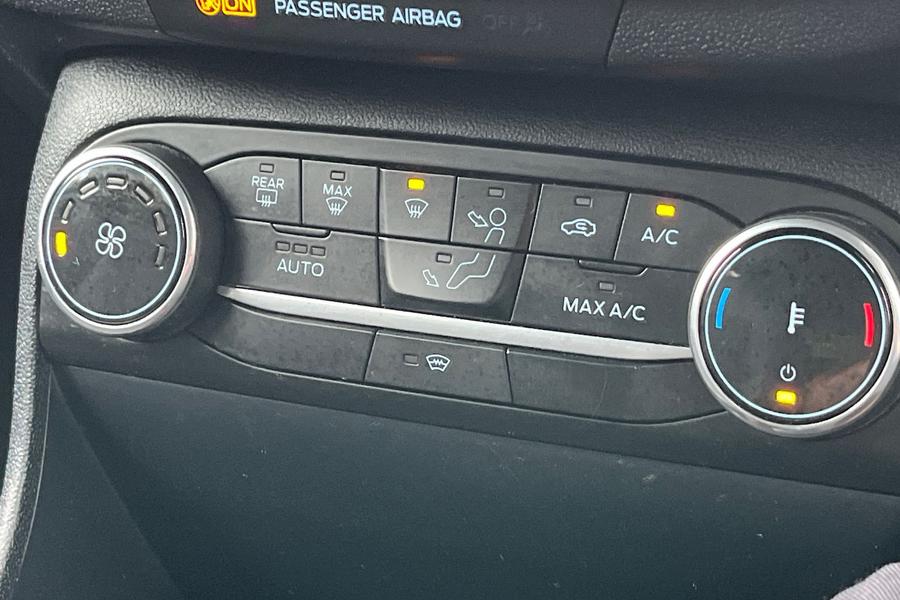 Ford Fiesta Photo autoimg-eaf66eb686f701903e9abaca691499ec13725735.jpg