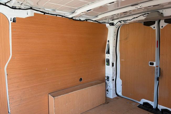 VOLKSWAGEN Transporter Photo 9