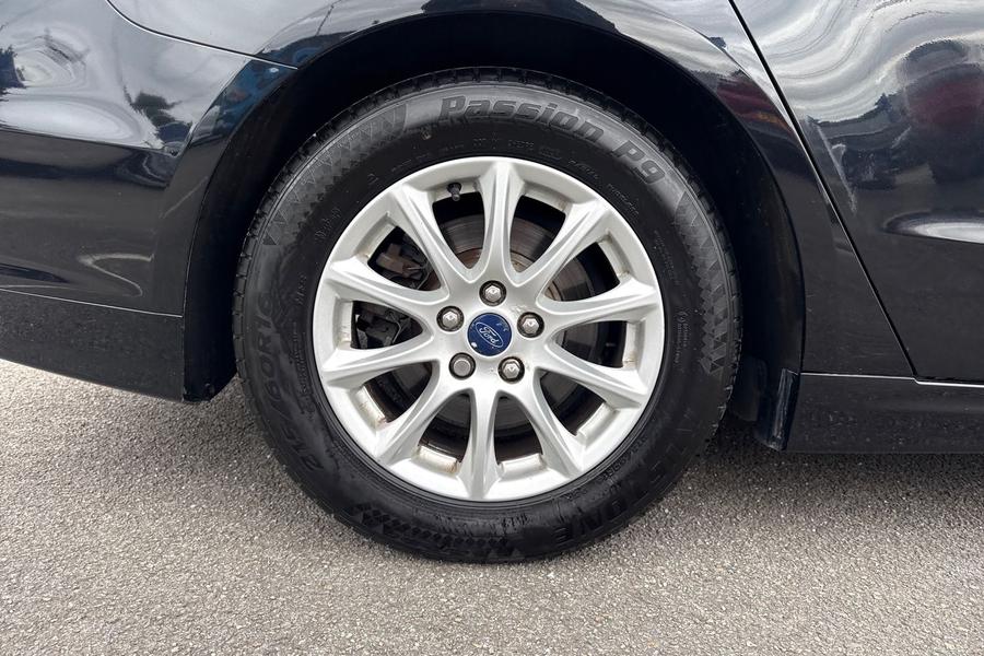 Ford MONDEO Photo autoimg-eaf700215ea9d4853de305949e7a0a47f03136ed.jpg