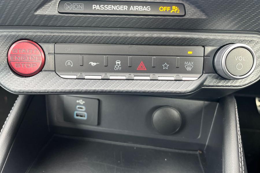 Ford MUSTANG Photo autoimg-eaf775c6b8602debb4a52be33a9a95eef6488382.jpg