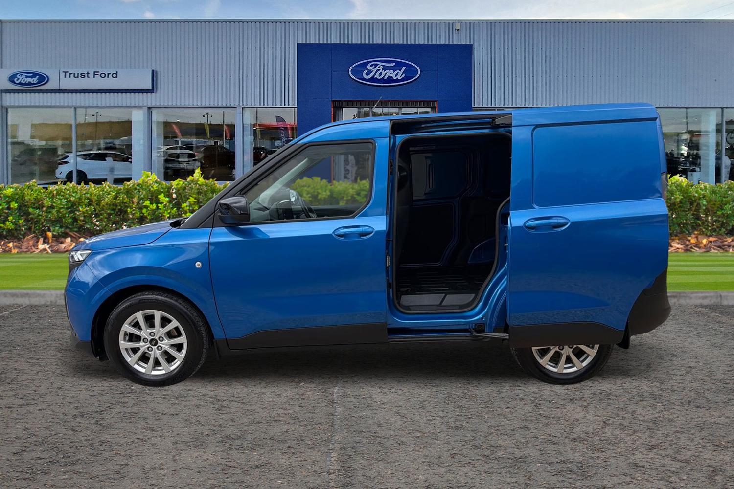 Ford TRANSIT COURIER Photo 4
