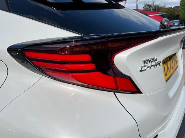 Toyota C-HR Photo autoimg-eaf7e8b1ee7362fc72a9cf17f4905fef67d0bc6c.jpg