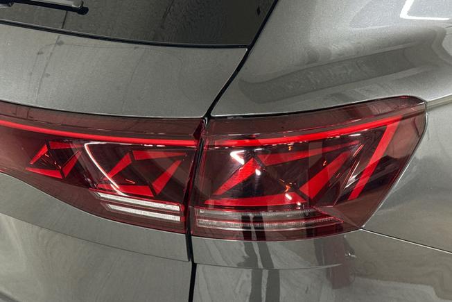 VOLKSWAGEN Touareg Photo 18