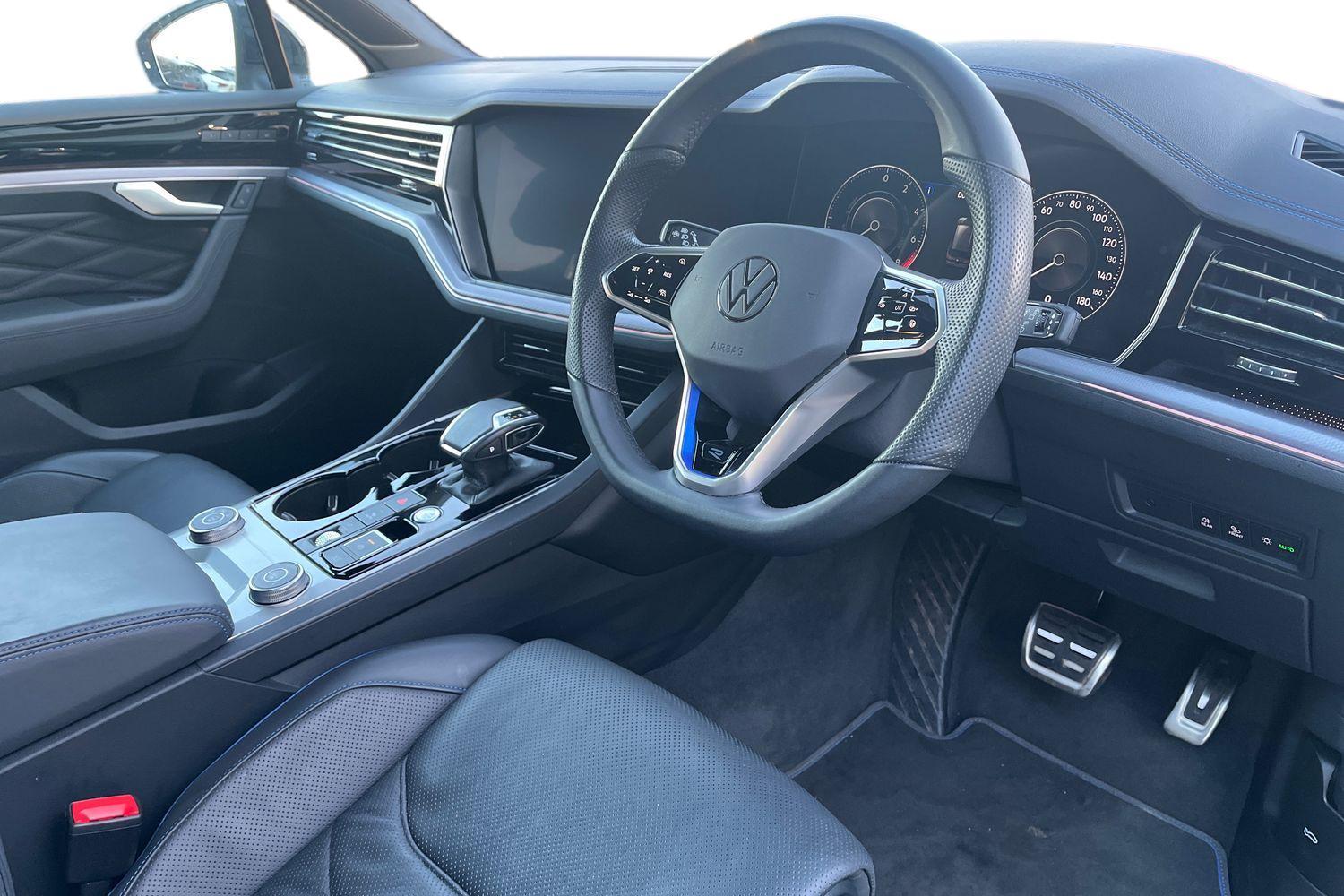 Volkswagen Touareg Photo 8