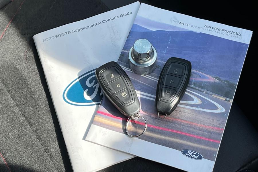 Ford FIESTA Photo autoimg-eb0680a63bd29d7f559797d26b396b8fe7dd10e3.jpg