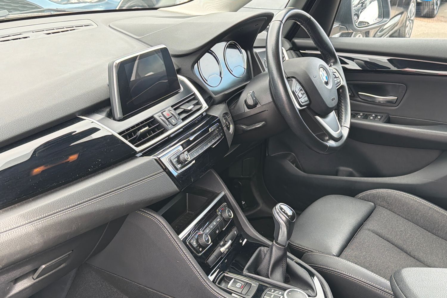 BMW 2 SERIES Photo 17