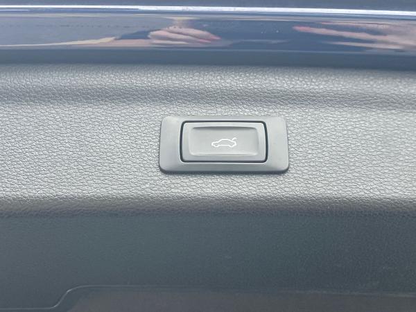 Audi Q3 Photo autoimg-eb09f8104c53c25d32d850ac290bb5b99733b842.jpg