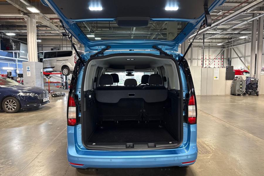 Ford Tourneo Connect Photo autoimg-eb0a421d0cbf045f762897b9e2df45fe110581e0.jpg