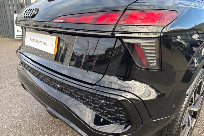 AUDI Q3 Photo 30