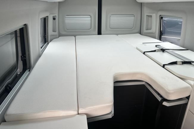 VOLKSWAGEN Grand California Photo 28