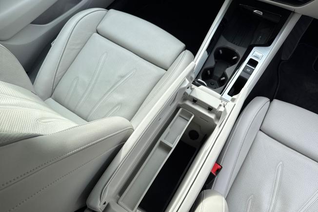 VOLKSWAGEN Passat Photo 25