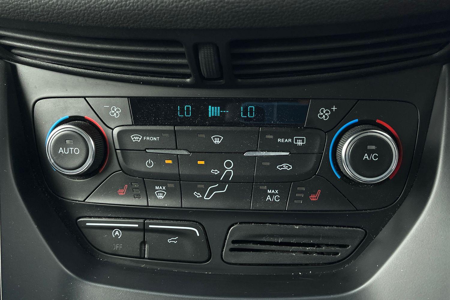 Ford KUGA Photo 33