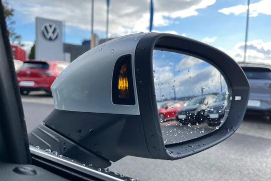 Volkswagen Golf Photo autoimg-eb12ede71507f842a552eba0499da82901fe5c72.jpg