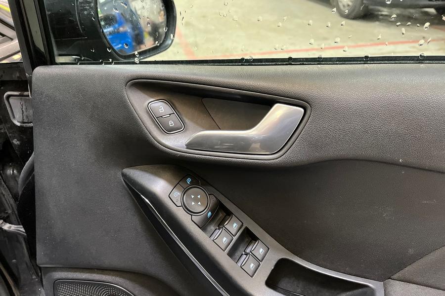 Ford FIESTA Photo autoimg-eb133eb4449a6705006a1e61906dc6f6f18396d9.jpg