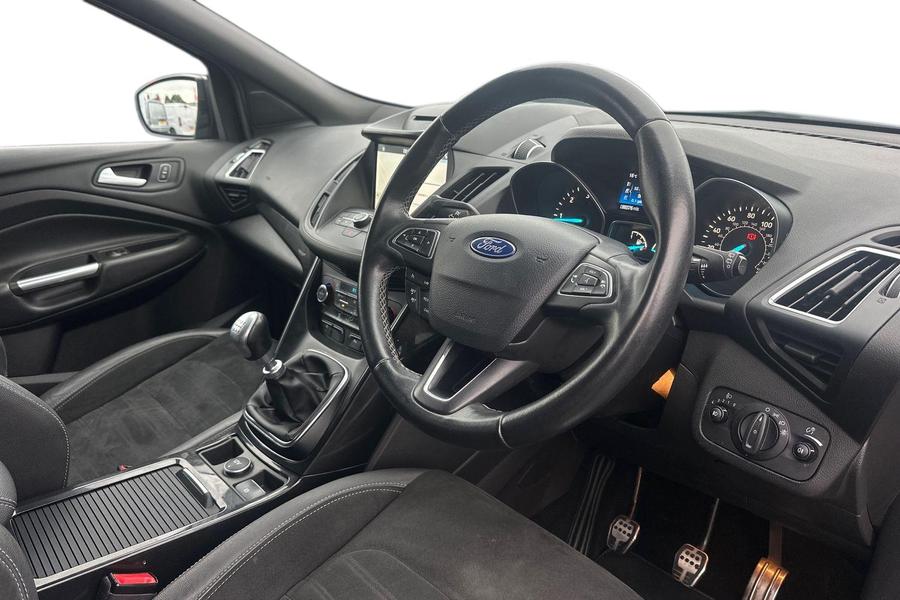 Ford KUGA Photo autoimg-eb1467b0773ae097f520bda4345841b436953bea.jpg