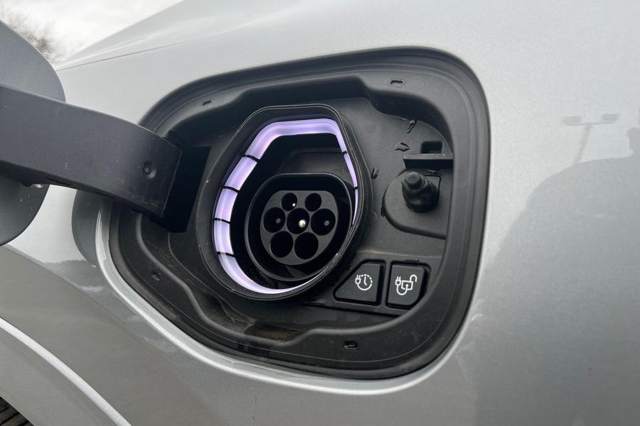 Ford Kuga Photo autoimg-eb147aea06f47a28d554524e506c8558ee7cd4b5.jpg