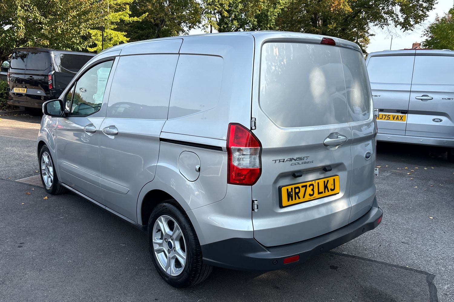 Ford TRANSIT COURIER Photo 40