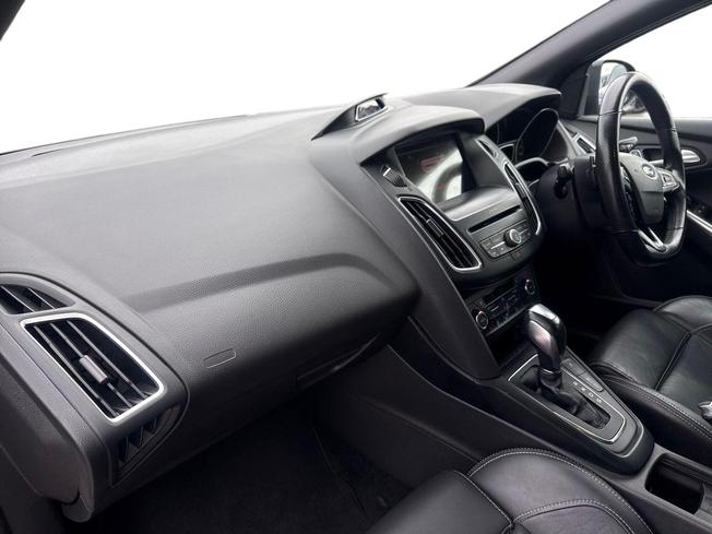 FORD Focus Photo 2
