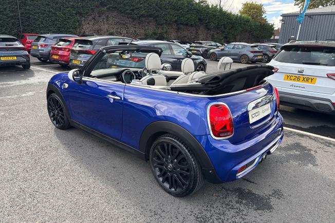 MINI Convertible Photo 22