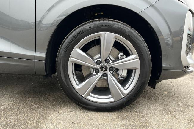 AUDI Q3 Photo 5