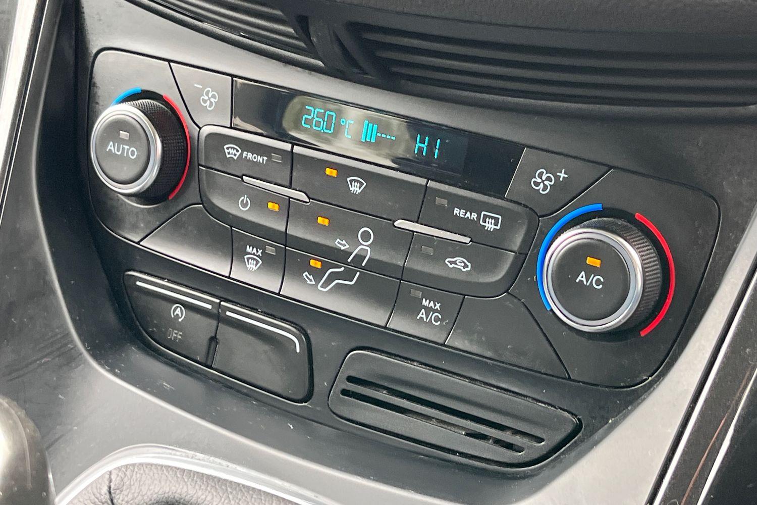 Ford KUGA Photo 27