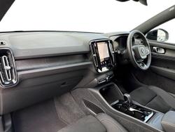 VOLVO Xc40 Photo 2