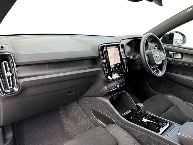 VOLVO Xc40 Photo 2