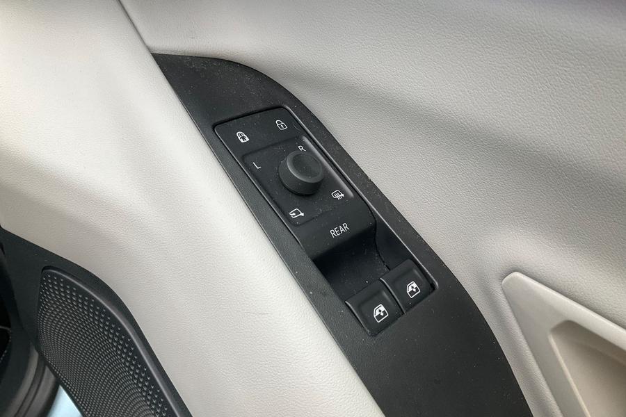 Ford Explorer Photo autoimg-eb2dde25d7b8c6843e49bec552feecbe8c658bc6.jpg