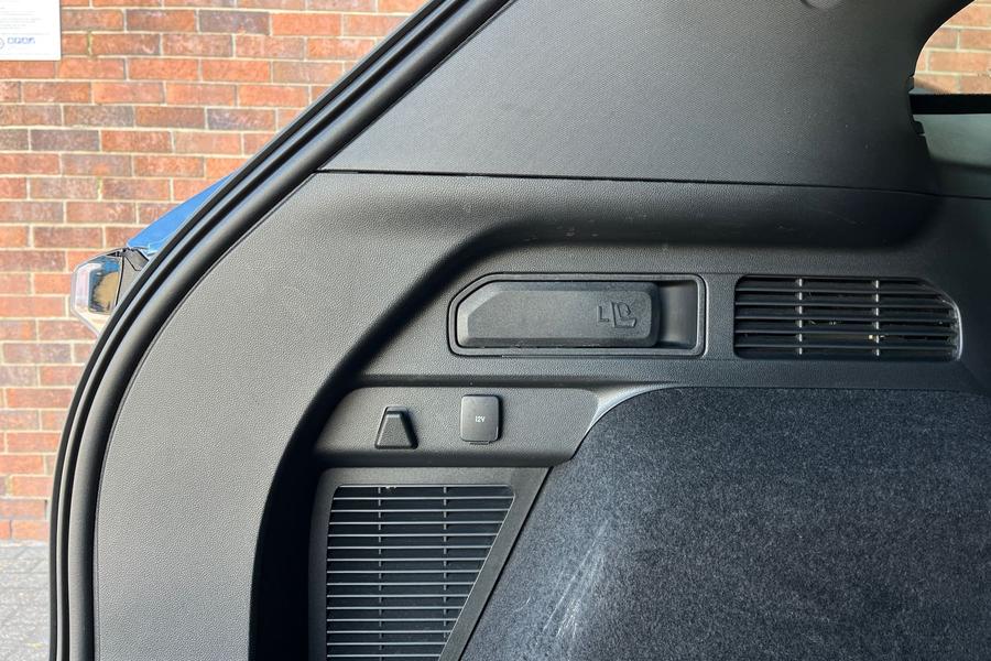 Ford Kuga Photo autoimg-eb31cf8850146c6c732f479f4ac9a28788711739.jpg