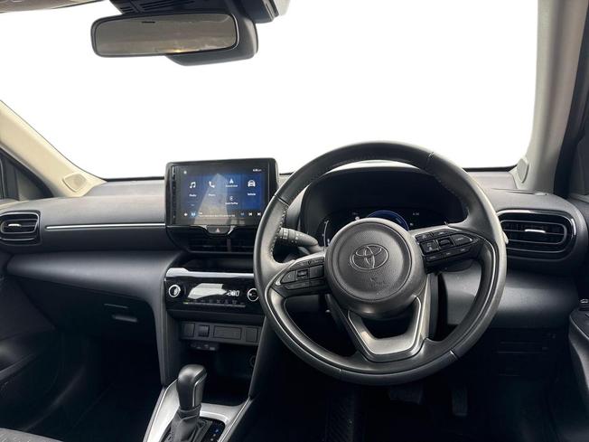 TOYOTA Yaris Cross Photo 11