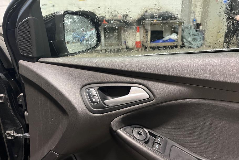 Used Ford FOCUS XJZ4858 24