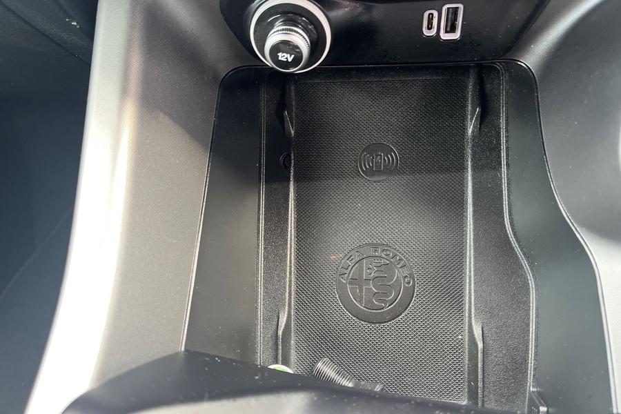 Alfa Romeo TONALE Photo autoimg-eb376bf680a2d1b07bc3ef4fbd3043bc3b3adc21.jpg