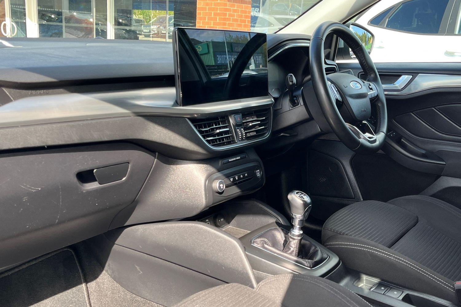 Ford Focus Photo 17