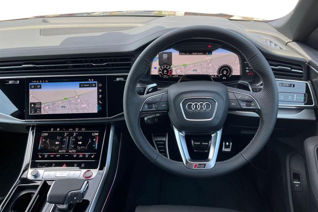 AUDI Rsq8 Photo 11
