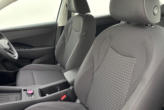 Volkswagen T-Roc Photo 29