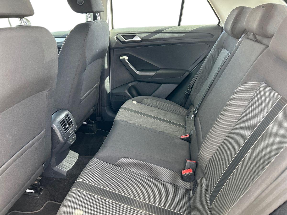 Volkswagen T-Roc Photo 3
