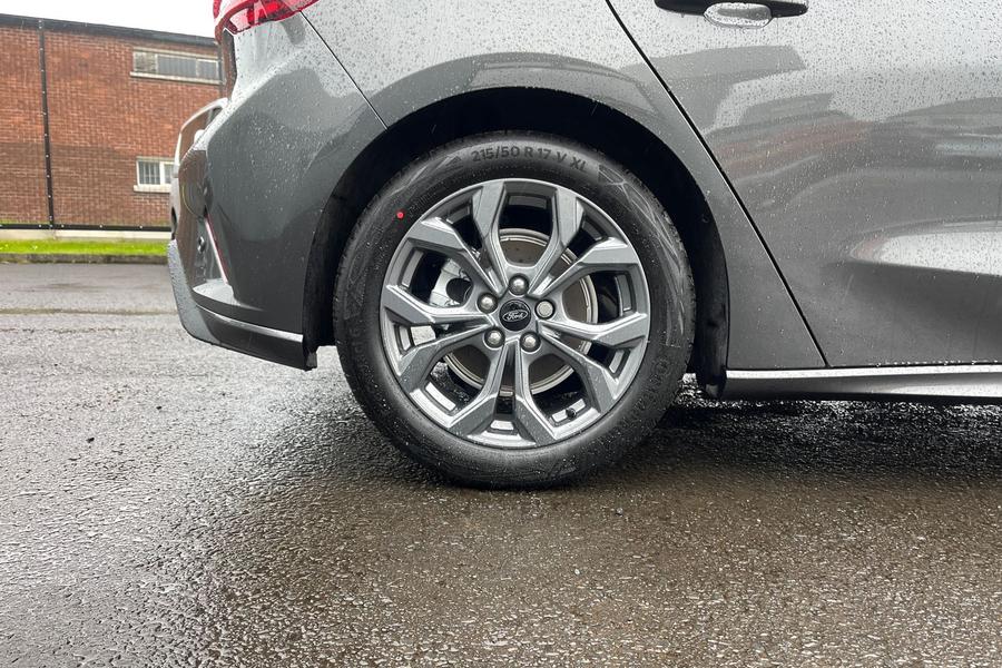 Ford Focus Photo autoimg-eb51ccada3f9a62f169b3c4921564eb7f64e2b02.jpg