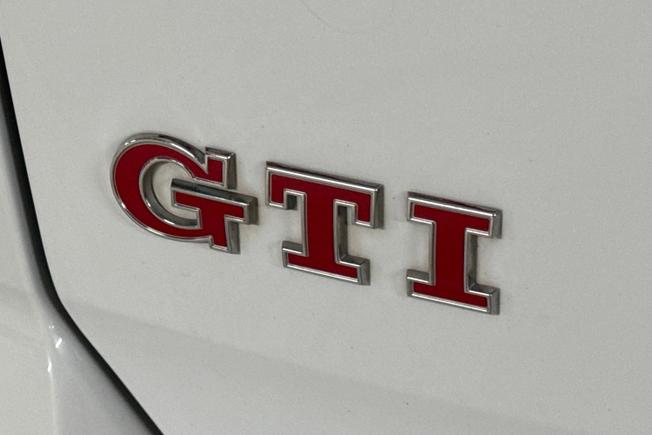 VOLKSWAGEN Golf Photo 37