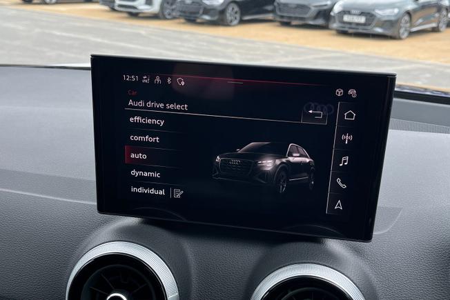 AUDI Q2 Photo 30