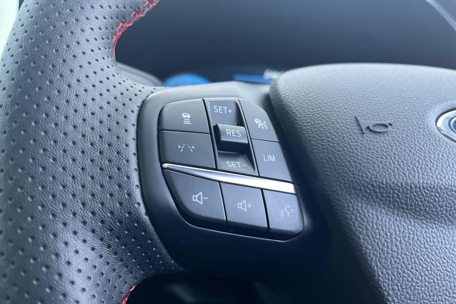 Ford KUGA Photo 38