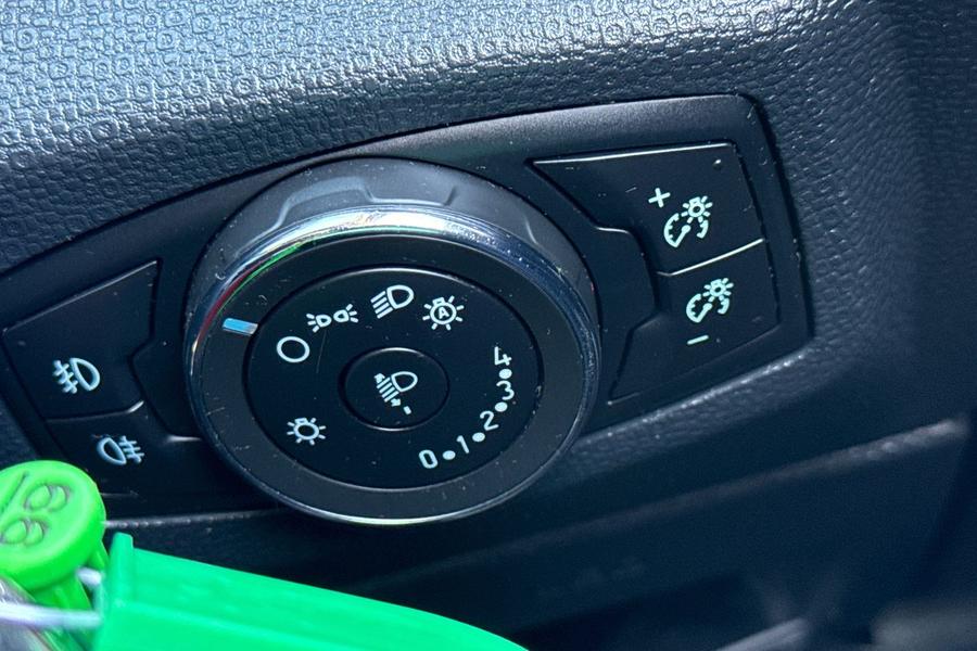 Ford EcoSport Photo autoimg-eb576f7e08a50da26f181f7cc644637e85b5754a.jpg