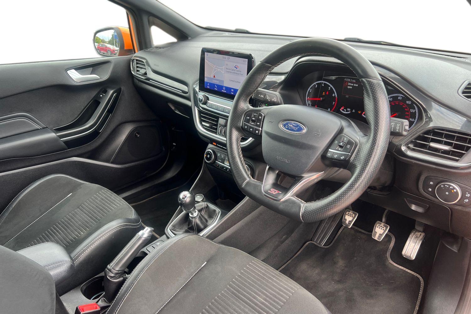 Ford FIESTA Photo 8
