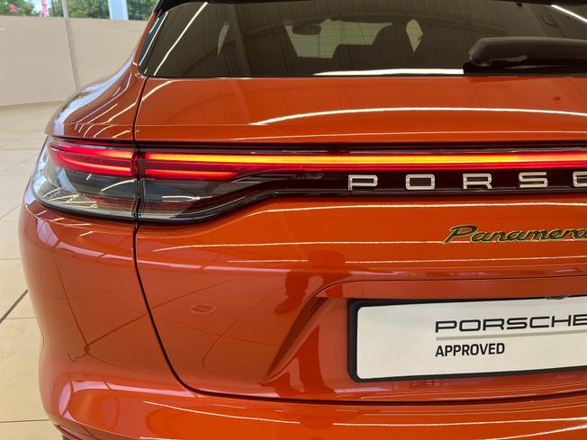 PORSCHE Panamera Photo 23