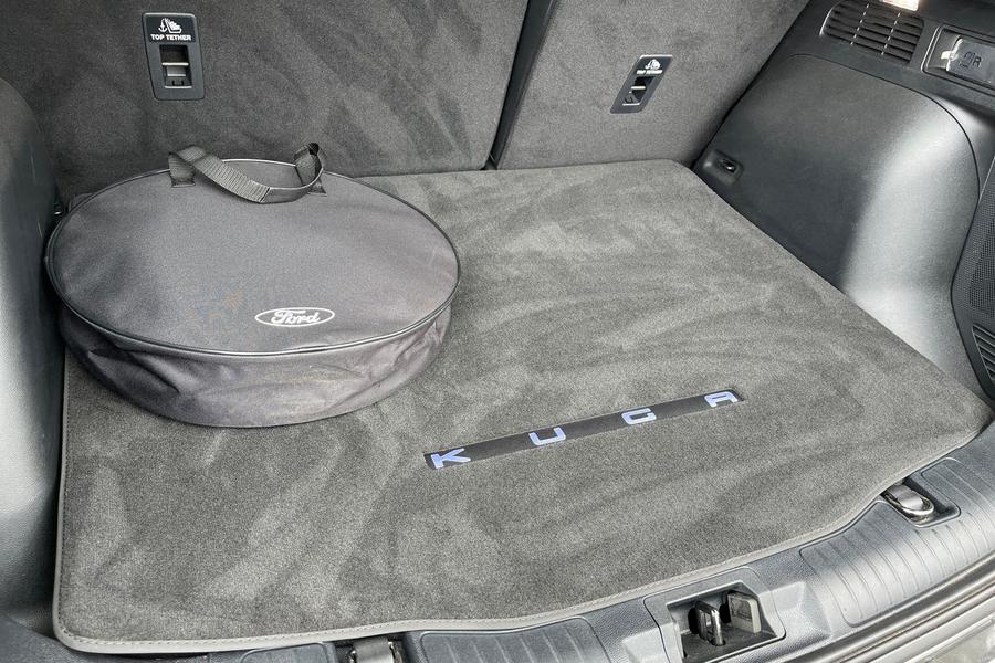 Ford Kuga Photo autoimg-eb5a5f17685b1b876c19599c28228e8cf888c364.jpg