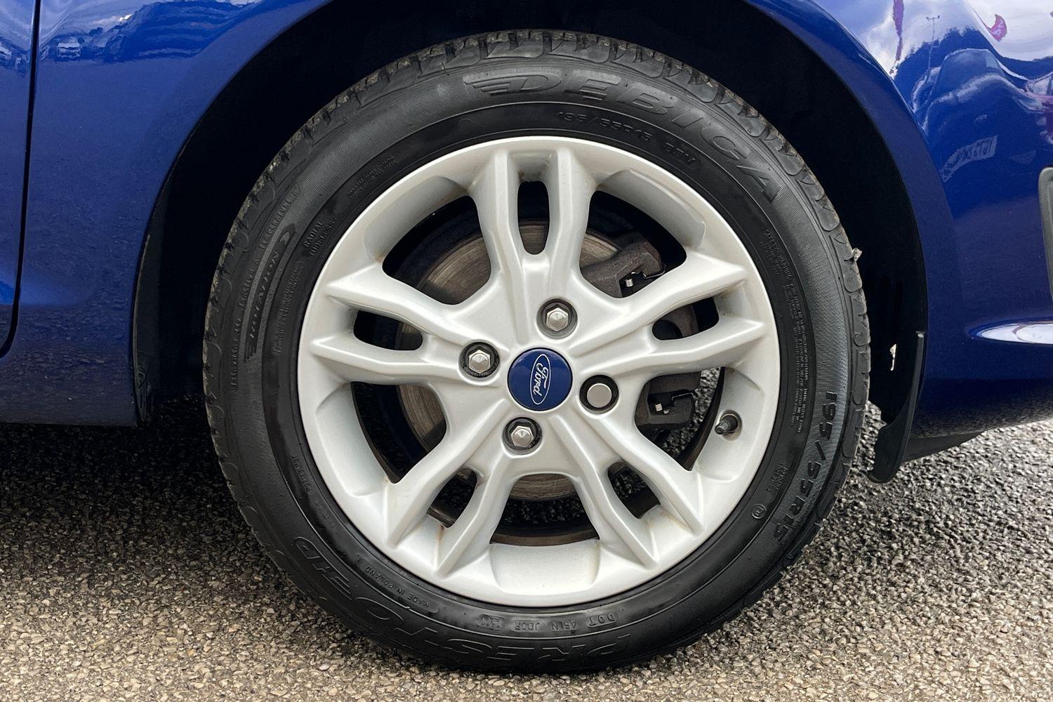 Ford Fiesta Photo 7