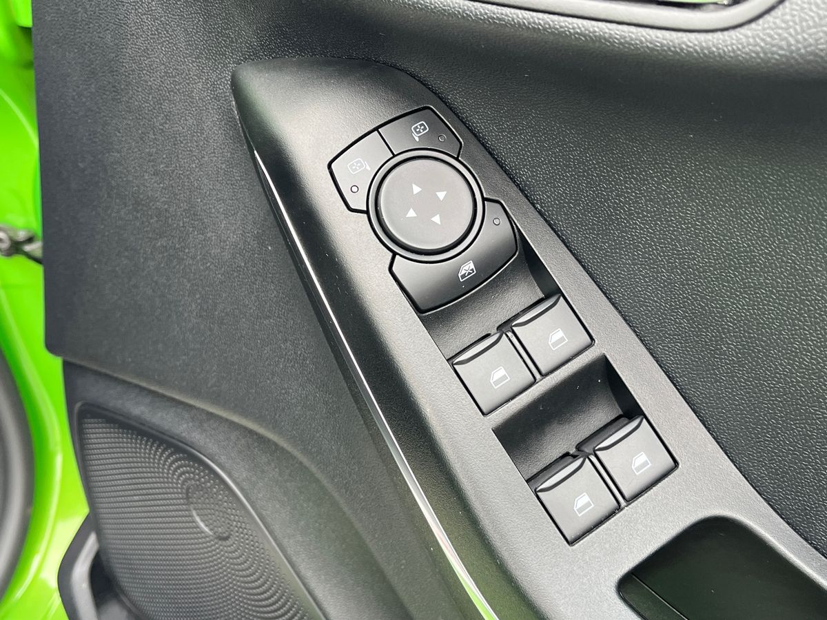 Ford Fiesta Photo 26
