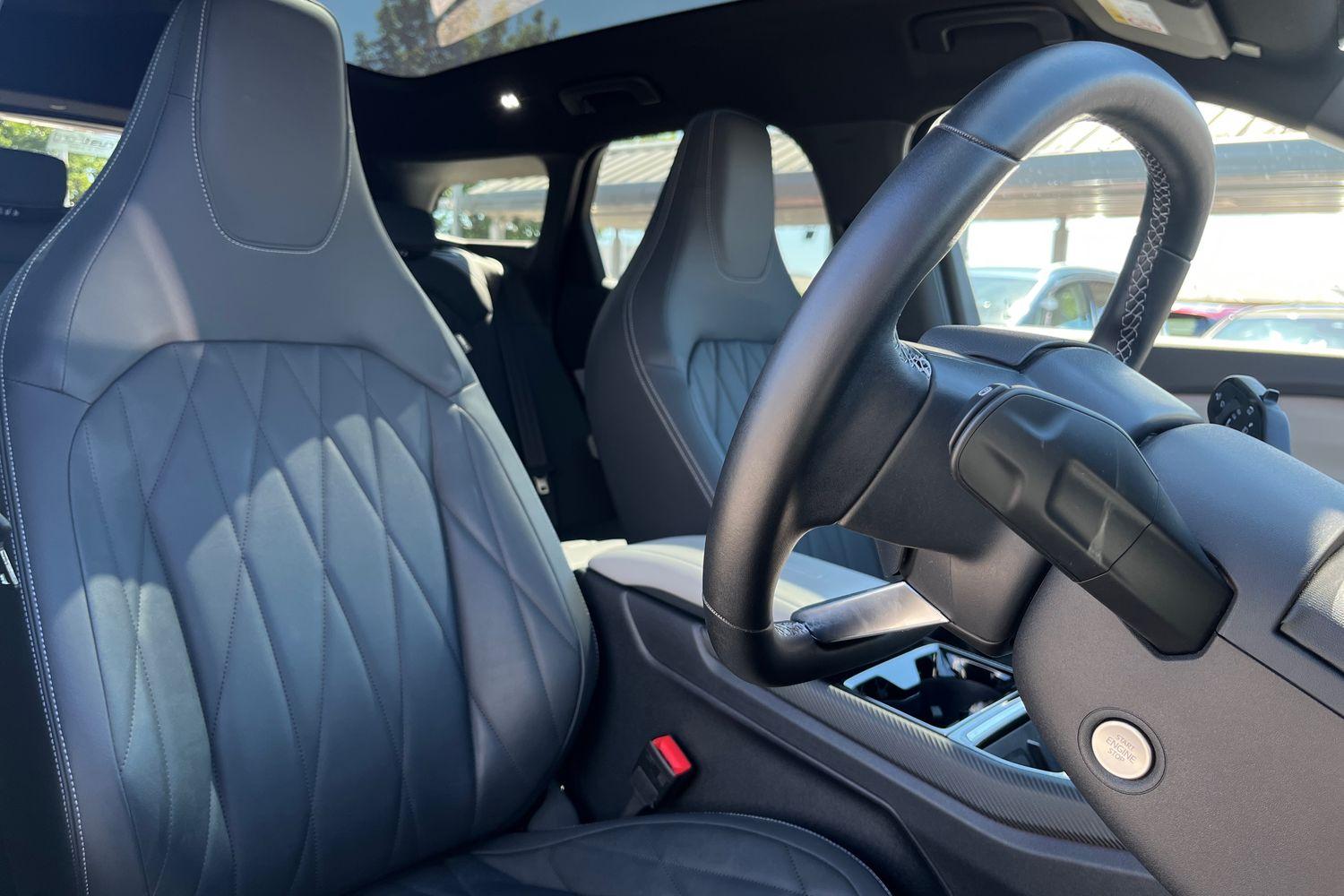 Ford Explorer Photo 16