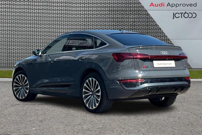 AUDI Q8 E-Tron Photo 3