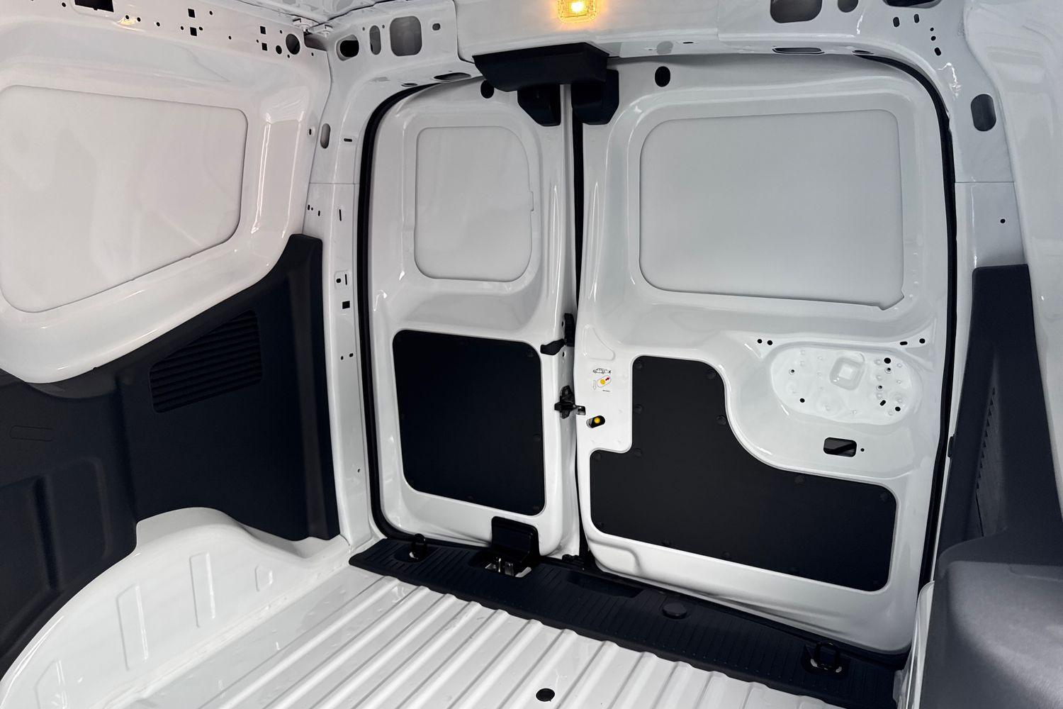 Ford E-TRANSIT COURIER Photo 3